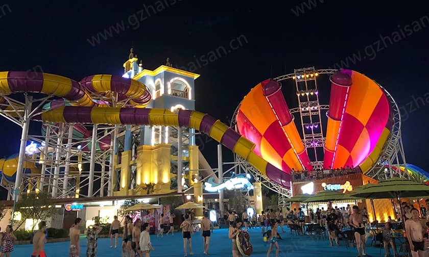 超级龙卷风水滑道提供了一种新的、刺激的水上体验